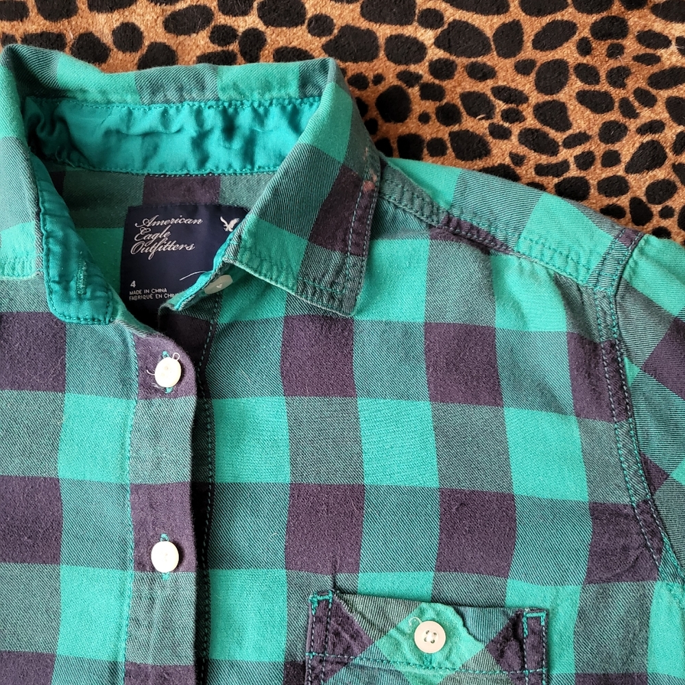 26. AE button-up - Picture 2 of 3